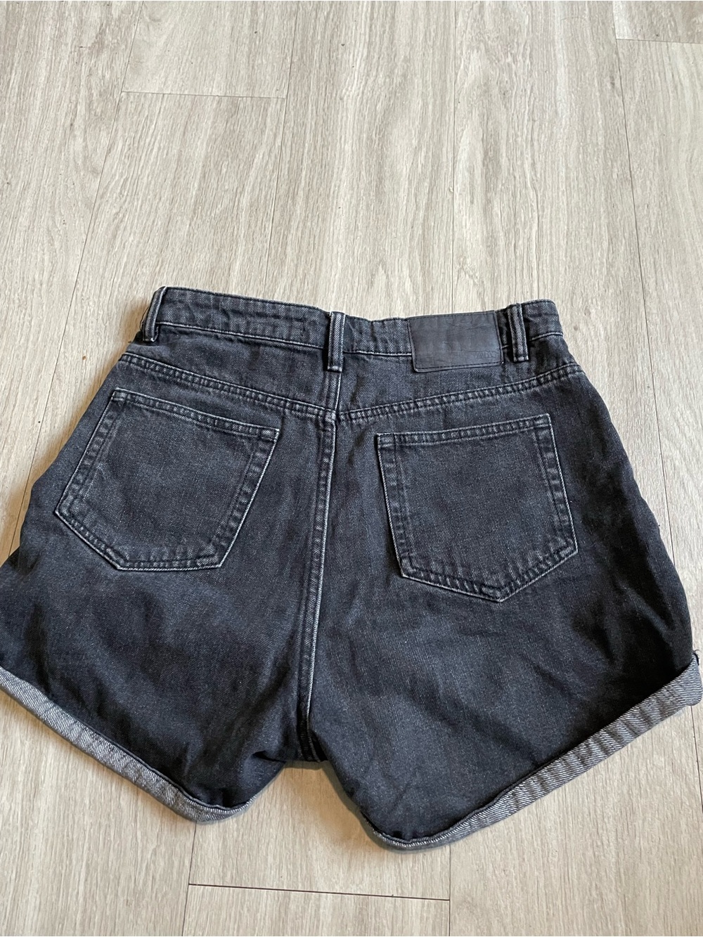 Zara Black Rolled-Hem Denim Shorts - Picture 2 of 3